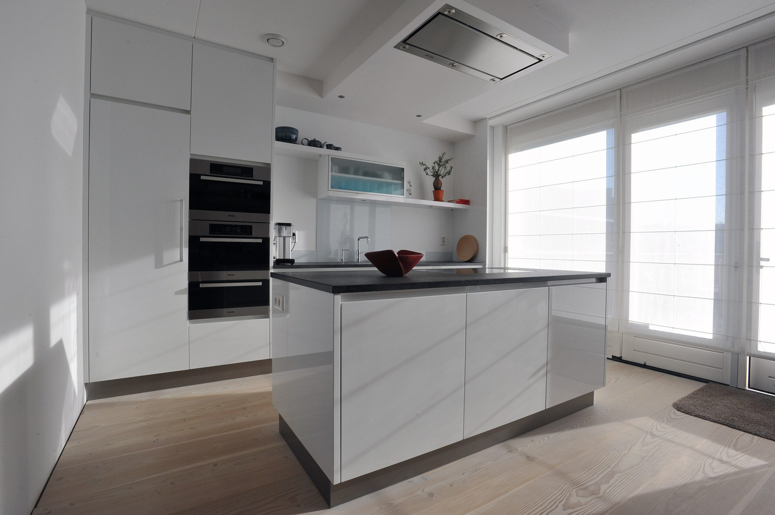 Tekton keuken strak wit hoogglans 4 uitgelichte afbeelding