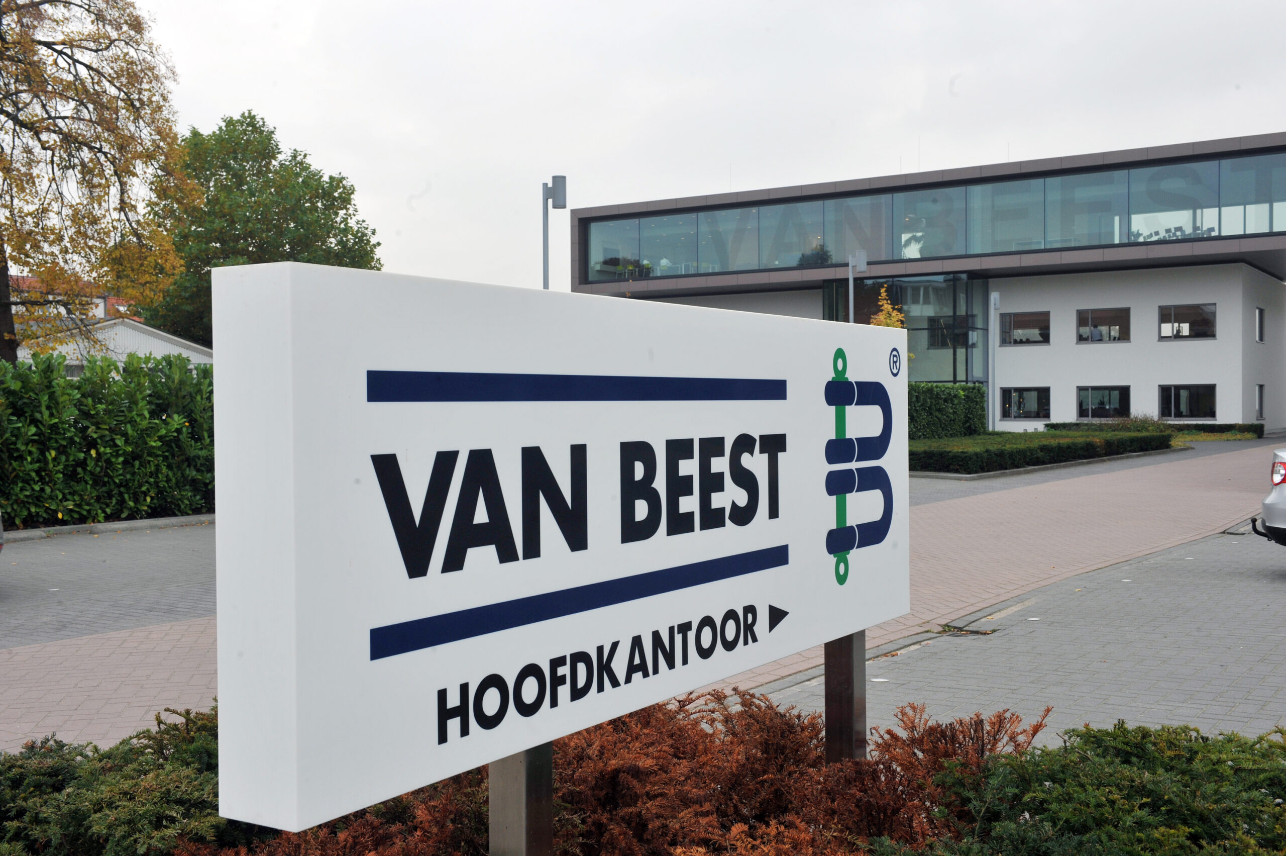 Tekton reclamezuil solid surface van beest 6 uitgelichte afbeelding